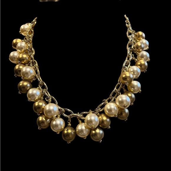 Vintage Jewelry - Vintage 2 Tone pearl beaded necklace in gold tone